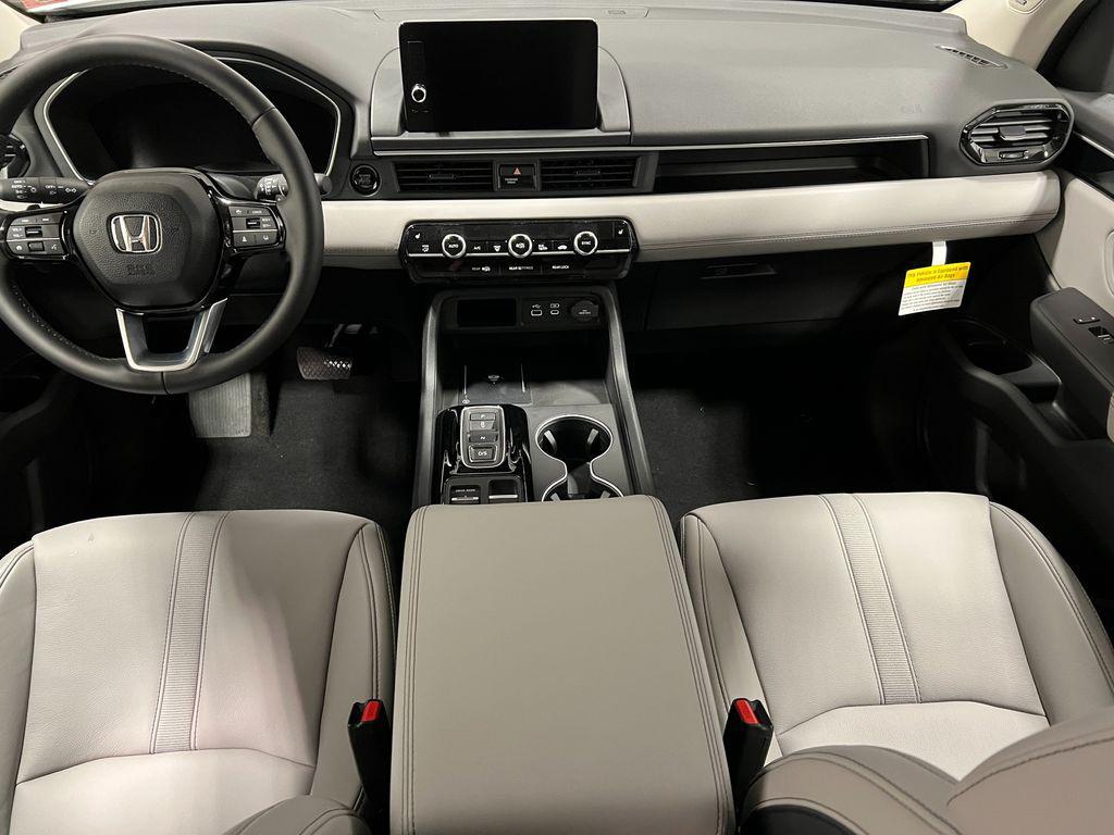 new 2025 Honda Pilot car, priced at $50,550