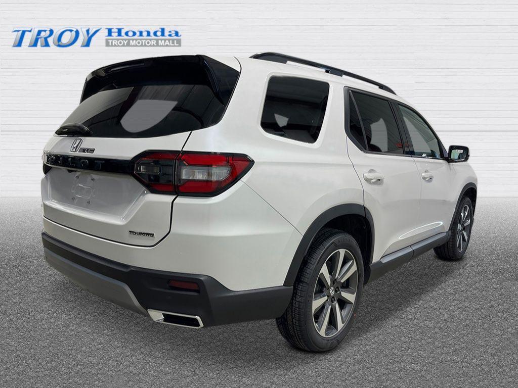 new 2025 Honda Pilot car, priced at $50,550