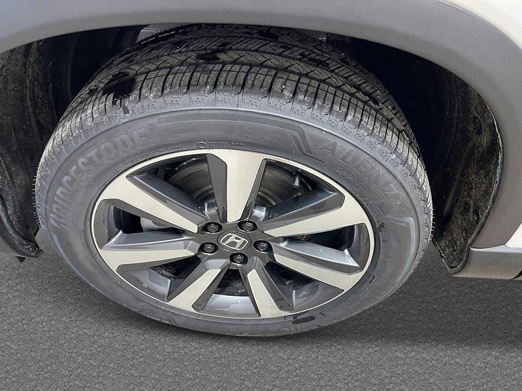 new 2025 Honda Pilot car, priced at $50,550