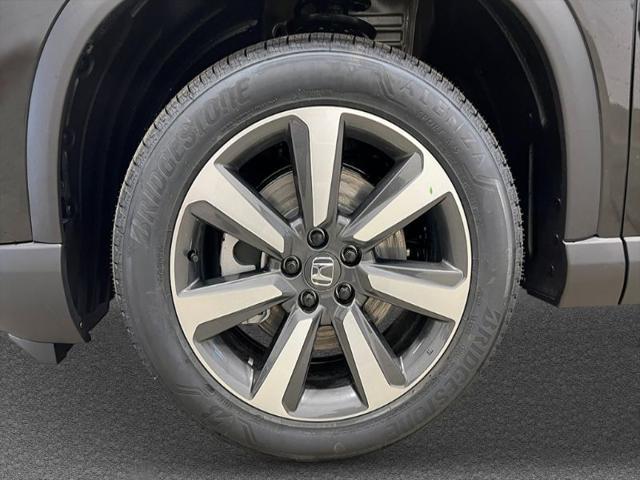 new 2025 Honda Pilot car, priced at $54,455