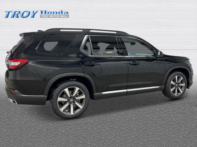 new 2025 Honda Pilot car, priced at $52,780