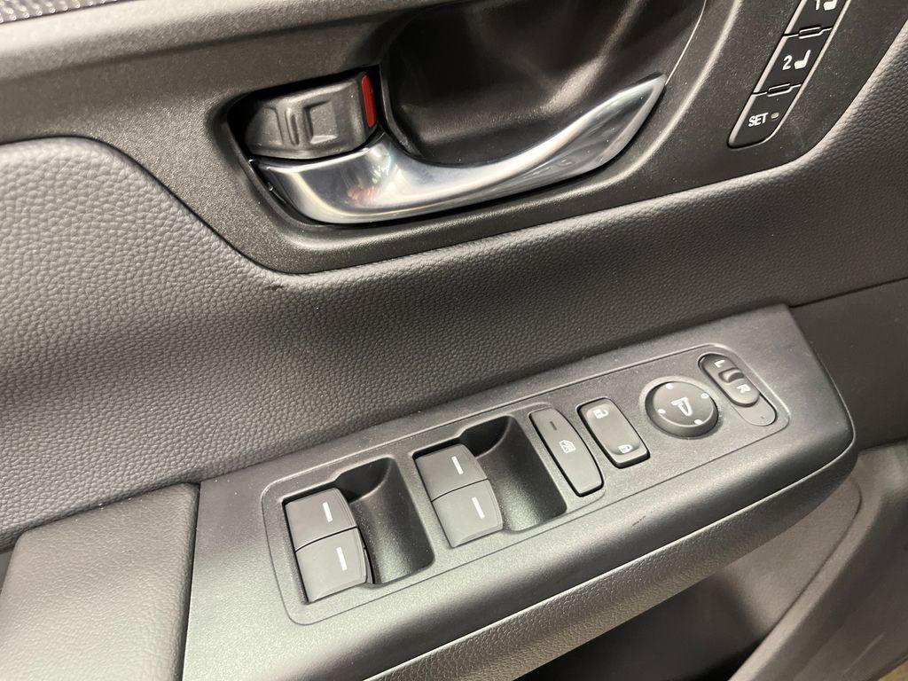 new 2026 Honda CR-V Hybrid car, priced at $41,575