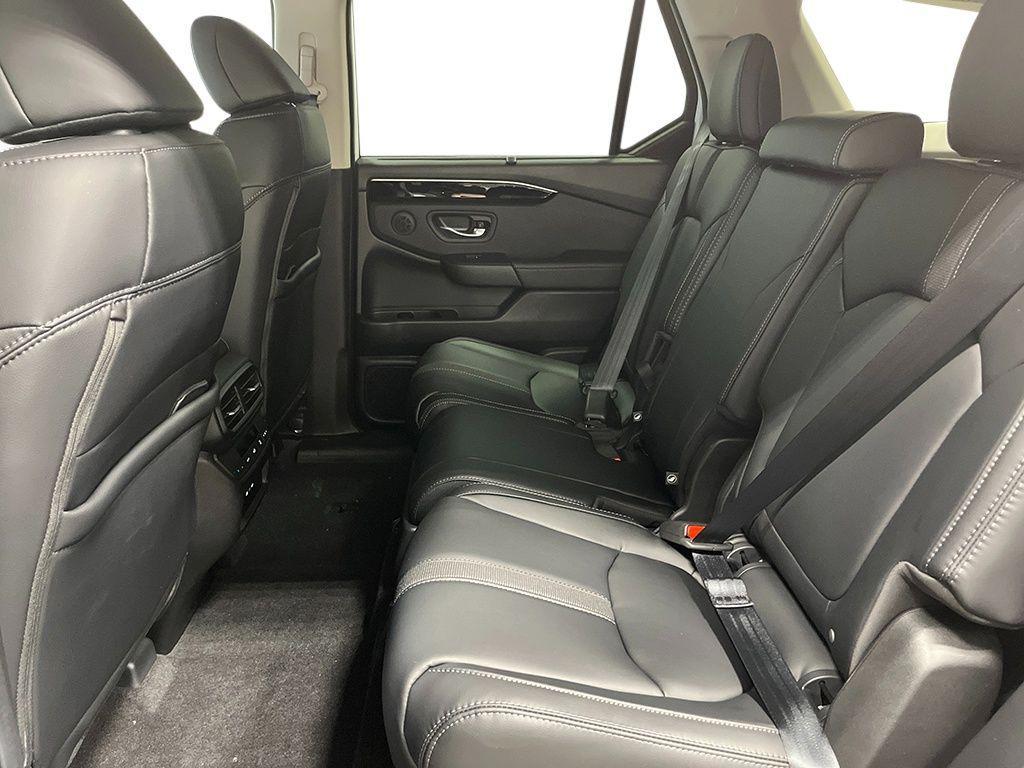 new 2025 Honda Pilot car, priced at $53,450