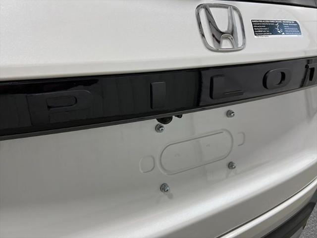 new 2025 Honda Pilot car, priced at $54,715