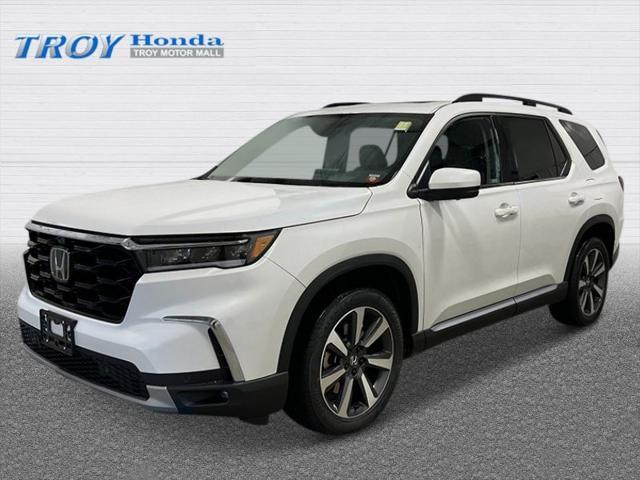 new 2025 Honda Pilot car, priced at $55,715