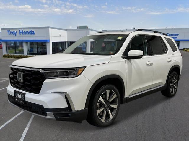 new 2025 Honda Pilot car, priced at $54,235