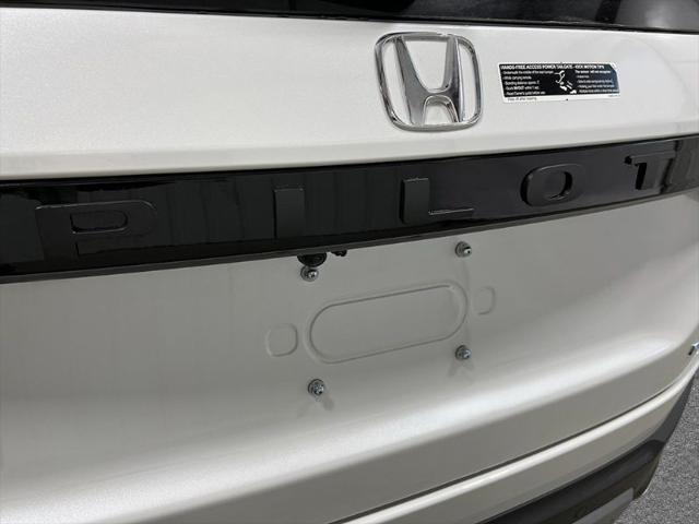 new 2025 Honda Pilot car, priced at $54,235