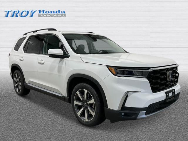 new 2025 Honda Pilot car, priced at $54,235
