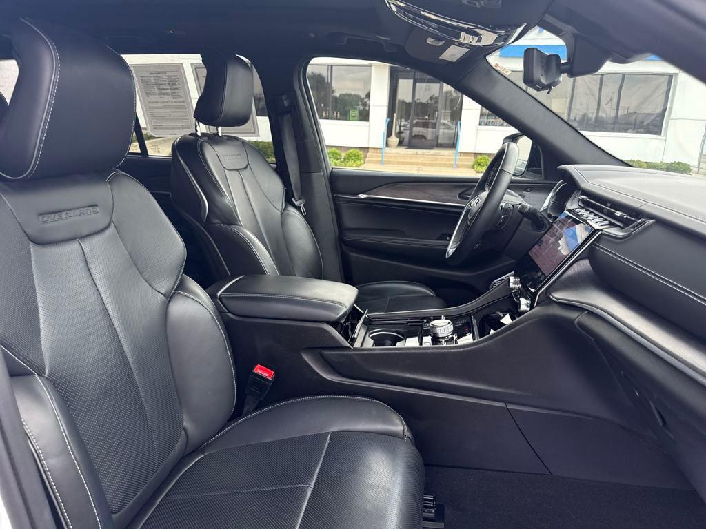 used 2022 Jeep Grand Cherokee car, priced at $39,590