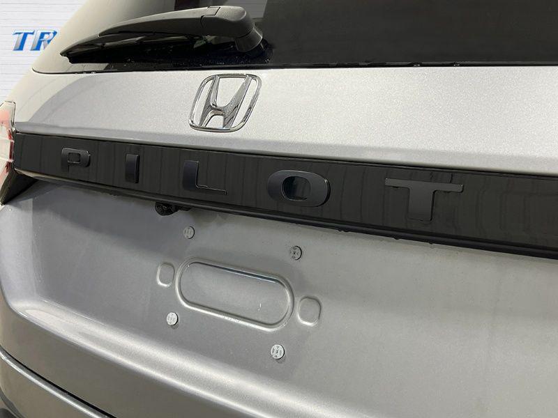 new 2025 Honda Pilot car, priced at $49,895