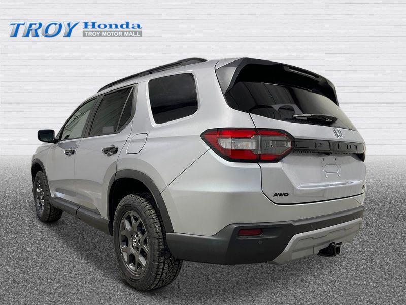 new 2025 Honda Pilot car, priced at $49,895