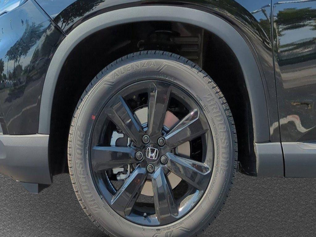 new 2025 Honda Pilot car, priced at $55,760