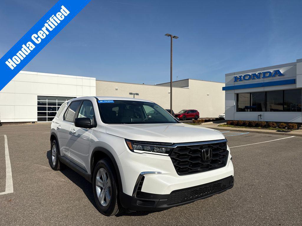 used 2023 Honda Pilot car, priced at $30,990