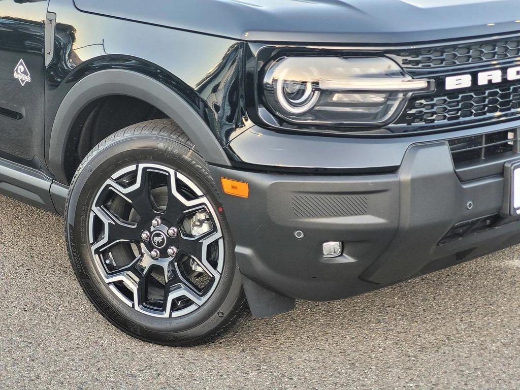 new 2025 Ford Bronco Sport car, priced at $39,153