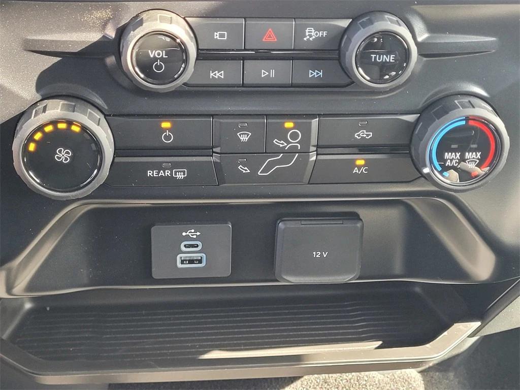 new 2025 Ford F-250 car, priced at $59,629