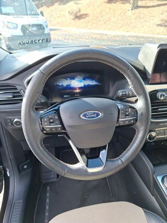 used 2022 Ford Escape car, priced at $24,991