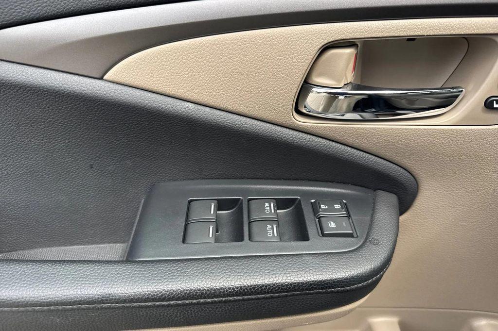 used 2020 Honda Pilot car, priced at $27,493