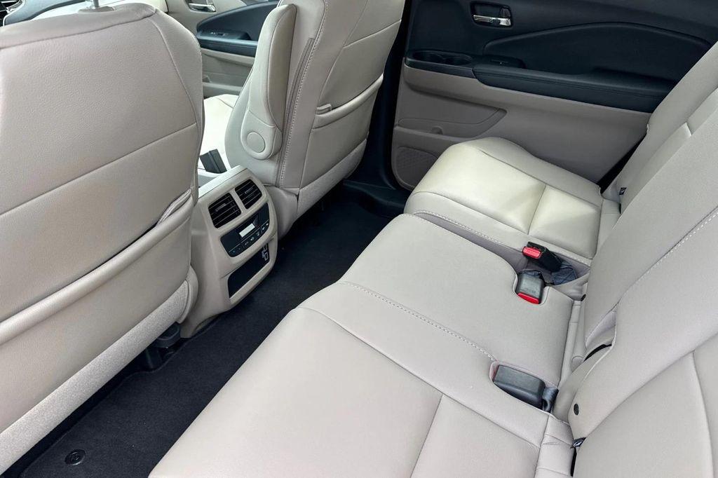 used 2020 Honda Pilot car, priced at $27,493