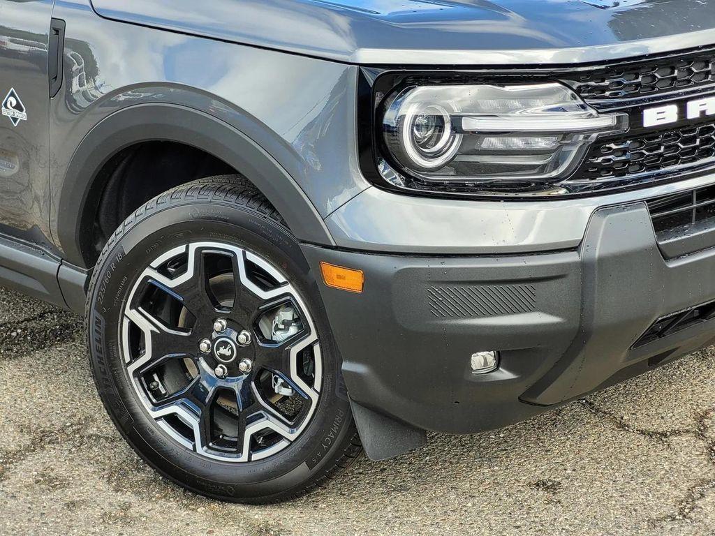 new 2025 Ford Bronco Sport car, priced at $35,720