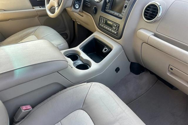 used 2004 Ford Expedition car, priced at $8,491
