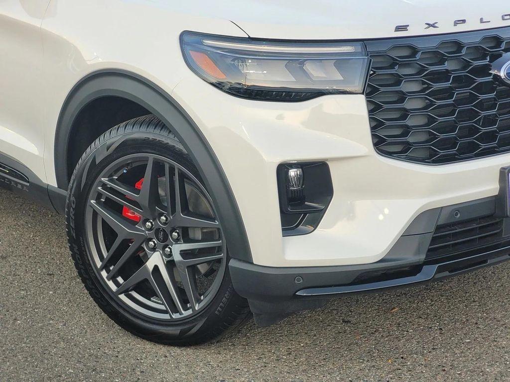 new 2025 Ford Explorer car, priced at $61,210