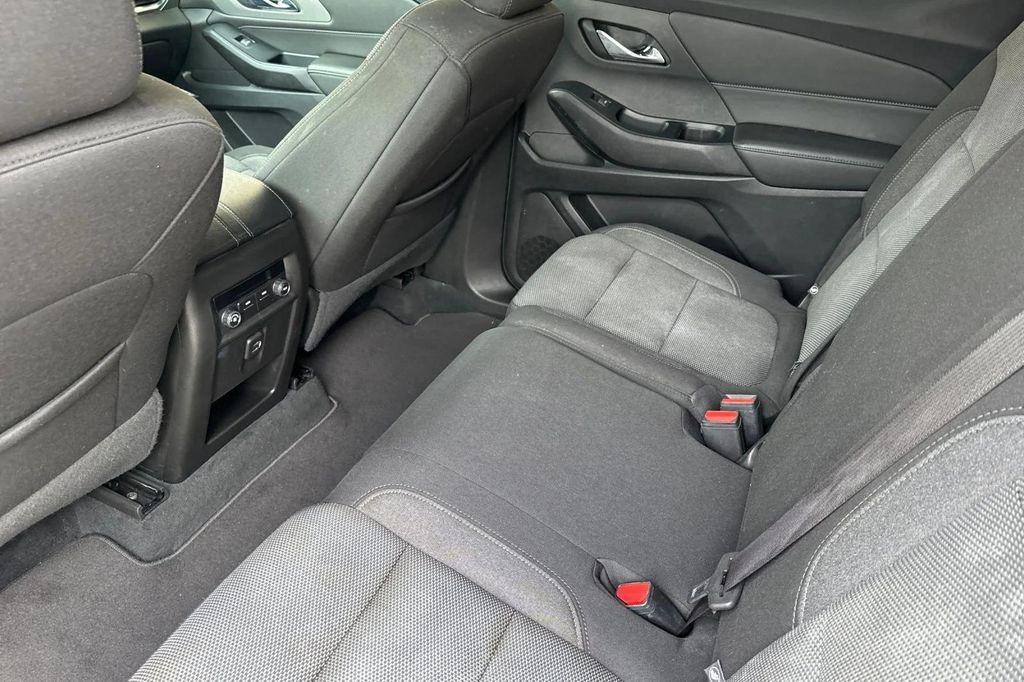 used 2023 Chevrolet Traverse car, priced at $27,492