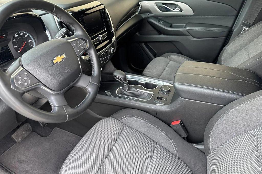 used 2023 Chevrolet Traverse car, priced at $27,492