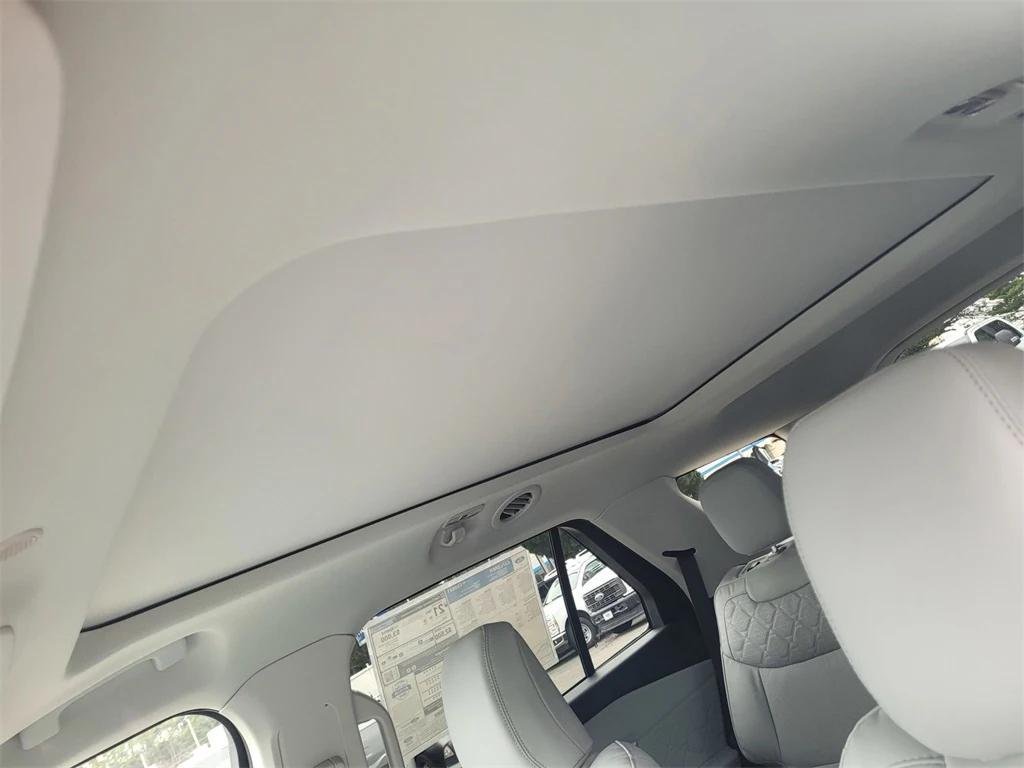 new 2025 Ford Explorer car, priced at $59,683