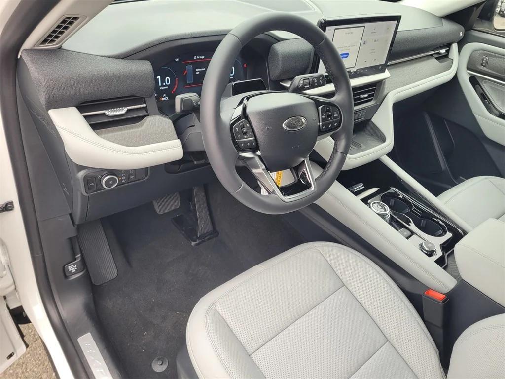 new 2025 Ford Explorer car, priced at $59,683