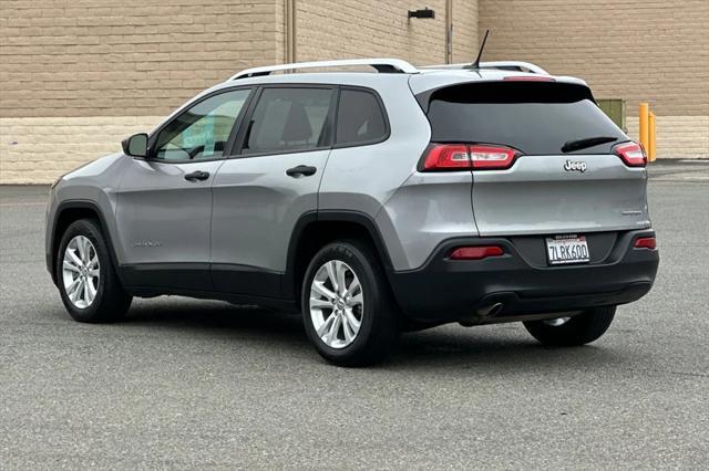 used 2015 Jeep Cherokee car, priced at $11,991