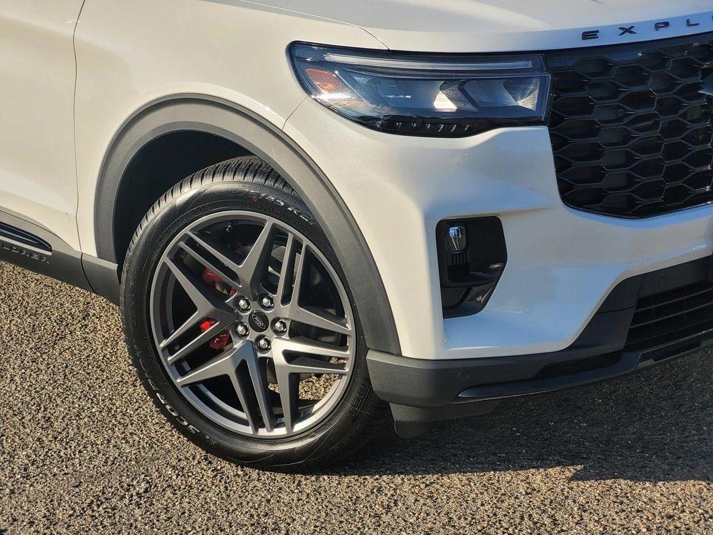 new 2025 Ford Explorer car, priced at $60,710