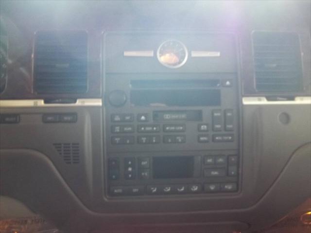 used 2006 Lincoln Town Car car, priced at $6,995