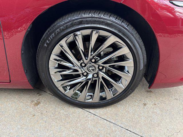 used 2025 Lexus ES 350 car, priced at $55,567