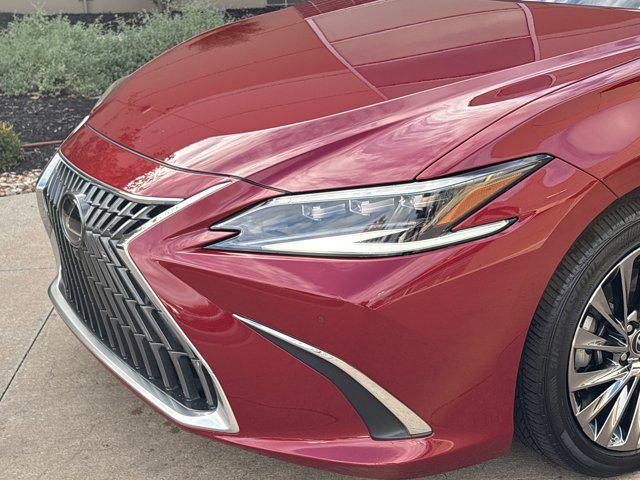 used 2025 Lexus ES 350 car, priced at $55,567
