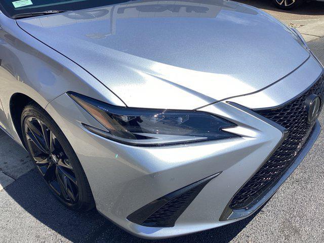 new 2025 Lexus ES 300h car, priced at $53,174