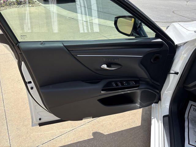 new 2025 Lexus ES 350 car, priced at $49,024