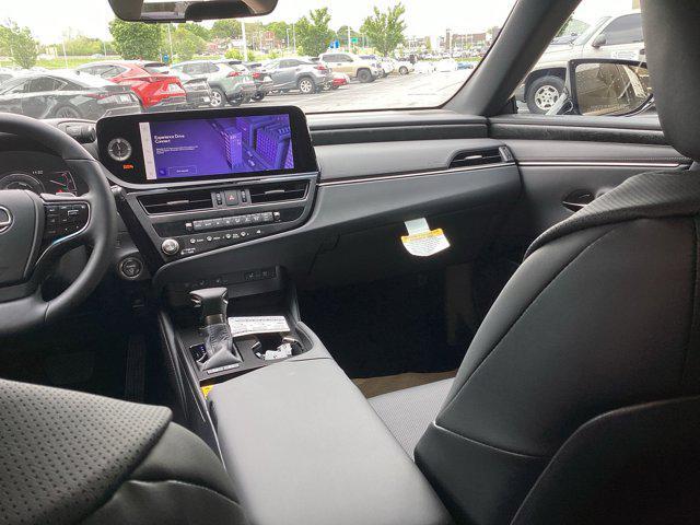 new 2025 Lexus ES 300h car, priced at $53,124