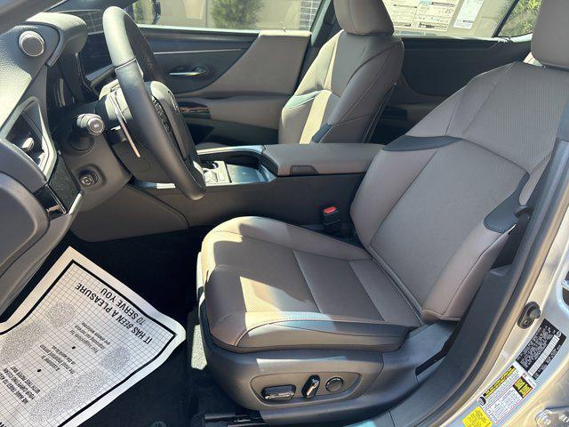 new 2025 Lexus ES 350 car, priced at $46,925