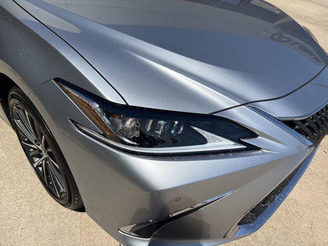 new 2025 Lexus ES 350 car, priced at $46,925