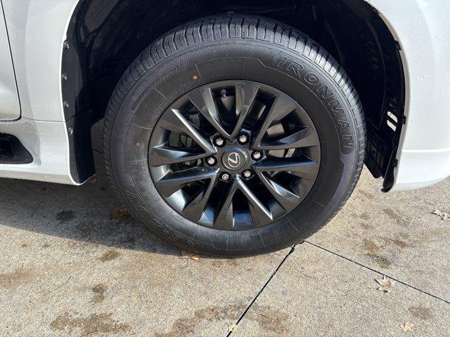used 2023 Lexus GX 460 car, priced at $56,324