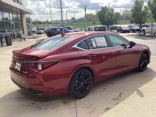 new 2025 Lexus ES 300h car, priced at $52,609