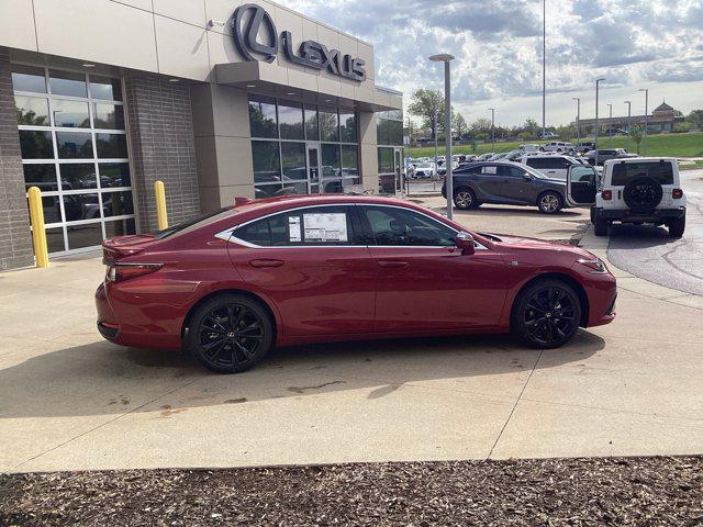 new 2025 Lexus ES 300h car, priced at $52,609
