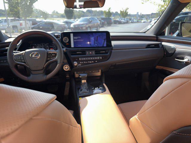 new 2025 Lexus ES 350 car, priced at $53,225