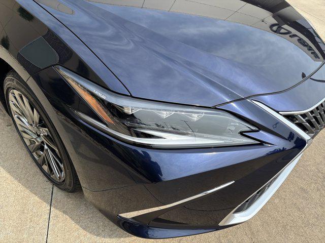 new 2025 Lexus ES 350 car, priced at $53,310