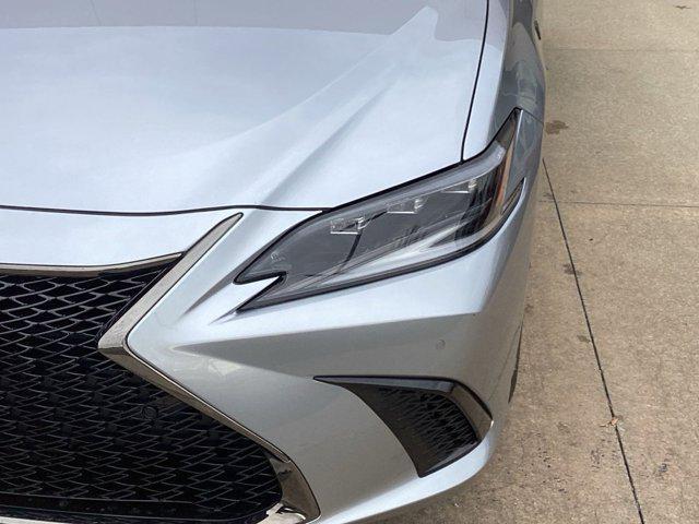 new 2025 Lexus ES 300h car, priced at $52,360