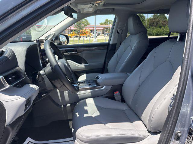 used 2023 Toyota Highlander Hybrid car, priced at $48,436