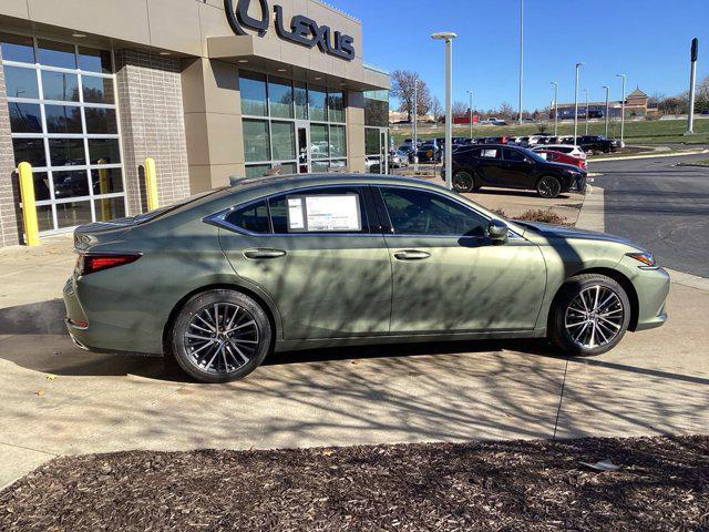 new 2025 Lexus ES 350 car, priced at $47,069