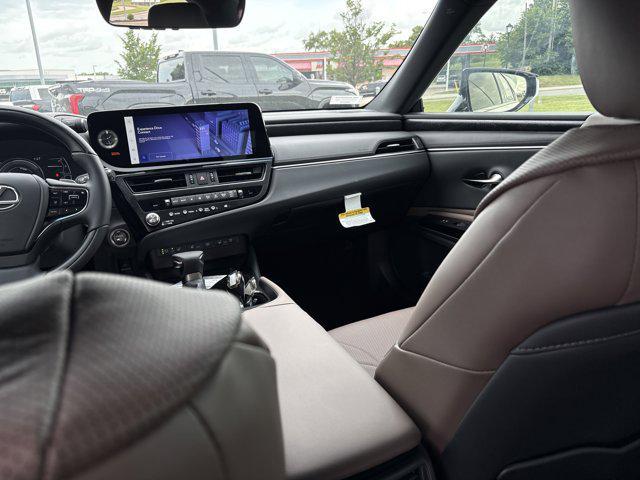 new 2025 Lexus ES 300h car, priced at $50,844