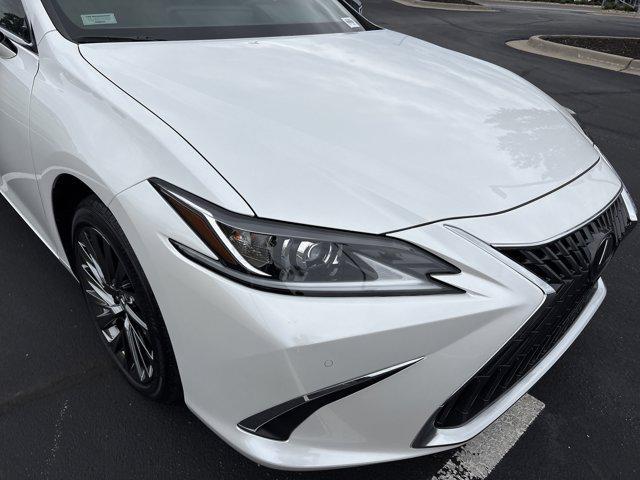 new 2025 Lexus ES 300h car, priced at $50,844