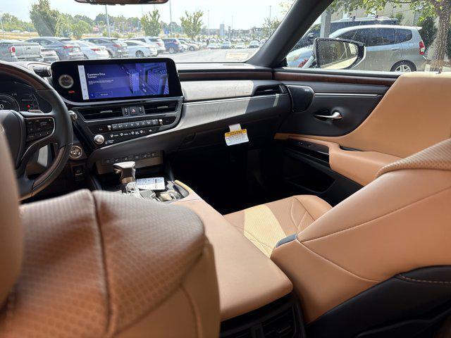new 2025 Lexus ES 300h car, priced at $54,425